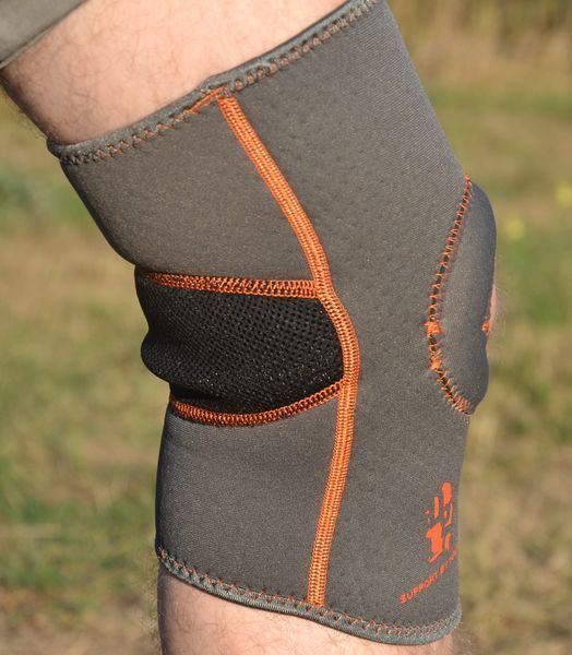 Наколінник MadMax MFA-297 Knee Support with Patella Stabilizer Dark Grey/Orange M MFA-297_M фото