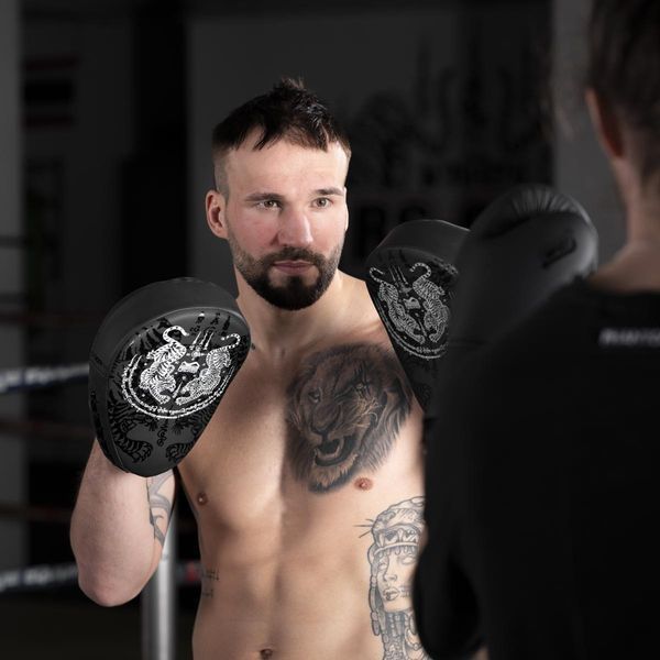 Лапи боксерські Phantom Muay Thai Black PHPAD2737 фото