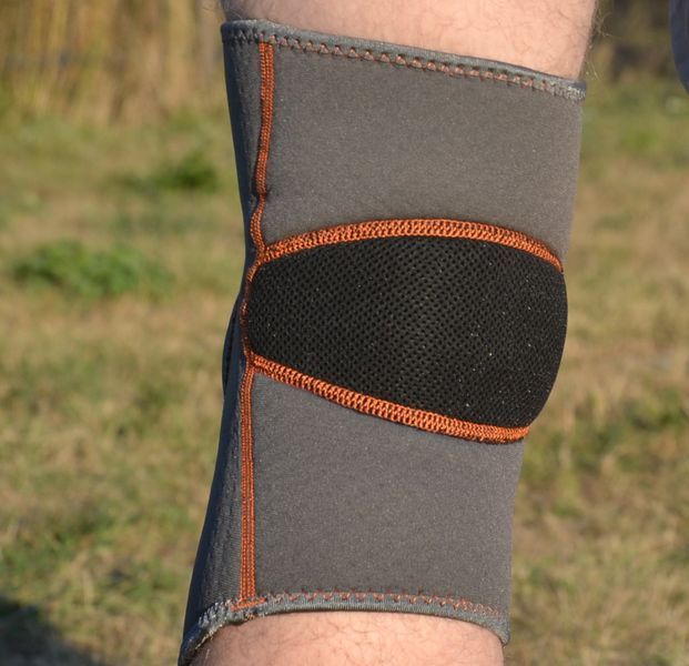 Наколінник MadMax MFA-297 Knee Support with Patella Stabilizer Dark Grey/Orange M MFA-297_M фото