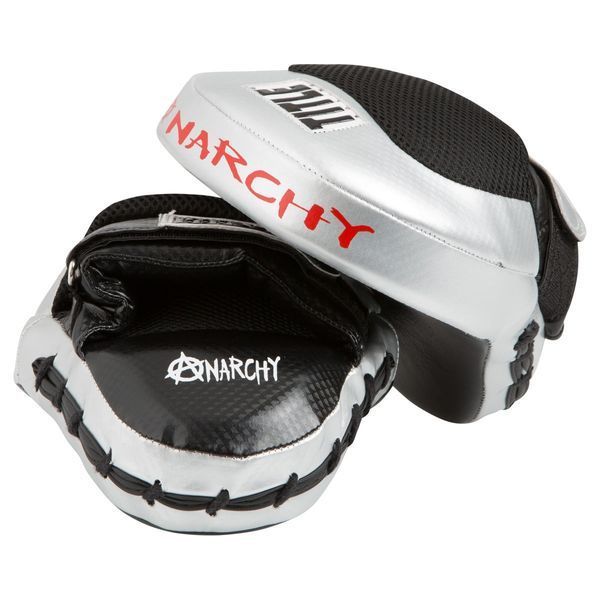 Лапи боксерські TITLE Boxing Aerovent Anarchy Punch Mitts Black/Silver AASPM BK/SV фото