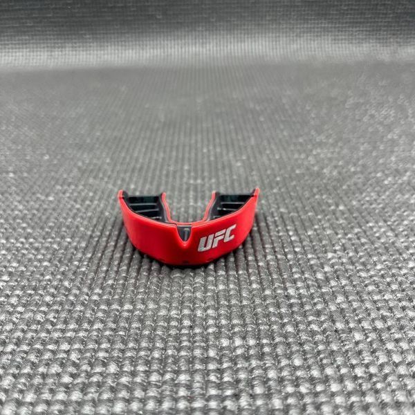 Капа OPRO Silver UFC дитяча (вік до 10) Red/Black (ufc.102515002) UFC_Jr_Silver_Red/Black фото